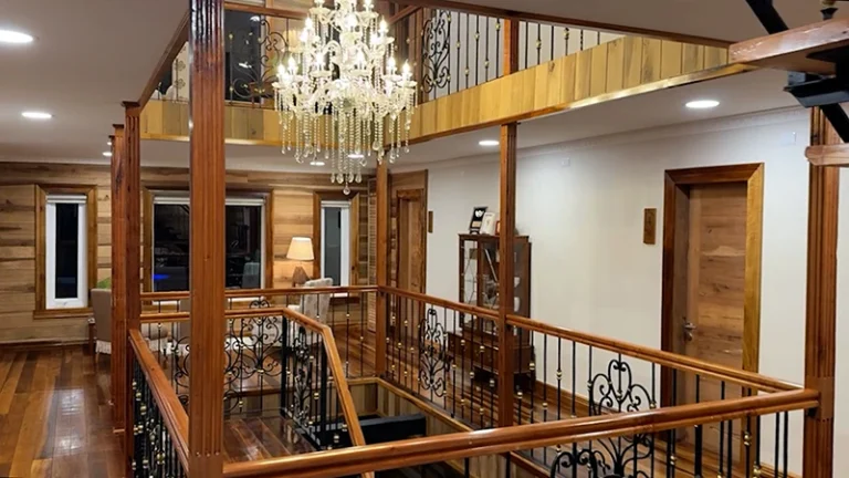 HOTEL B