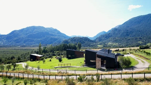 Hotel in Puerto Aysén, Lodge Río Claro - Aysén Region - Image 4